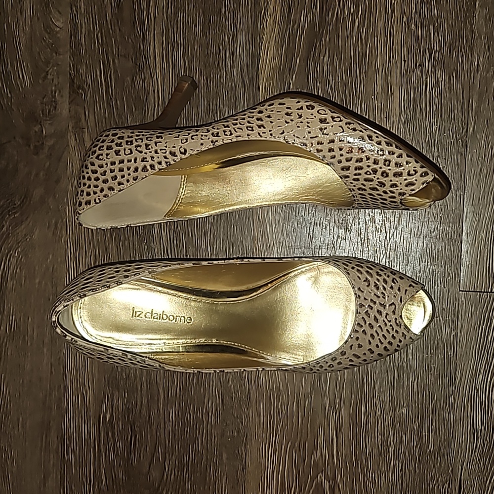 Liz Claiborne size 9m